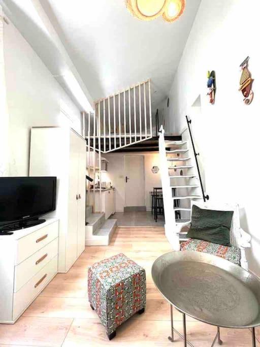 Jolie Mini Maison Lovely Tiny House * Vitry-sur-Seine